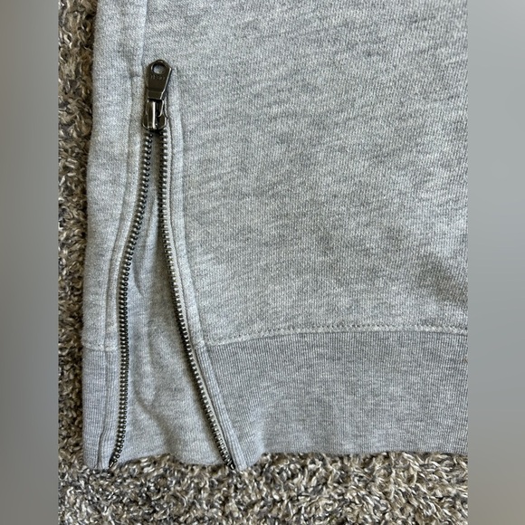 American Eagle Women’s Oversized Gray Crewneck Sweatshirt size small - Picture 4 of 10